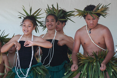 GI Carnival - Cook Islands Dancing - photo Rew Shearer