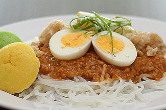Turo-Turo Philippine Cafe - Pancit Palabok