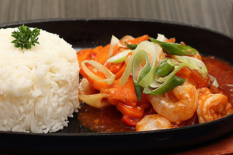 Filipino food - sizzling gambas